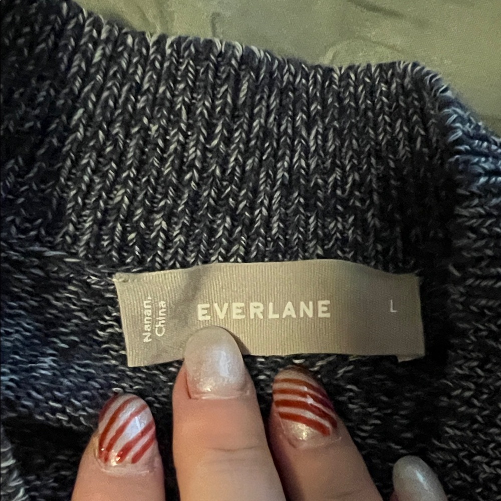 Everlane Women's Crewneck Sweater - Picture 2 of 3